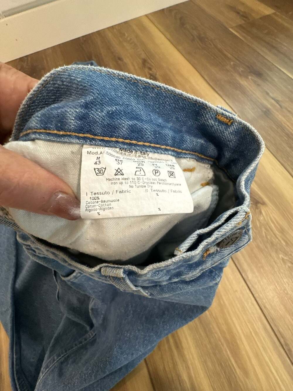 Fendi Roma Vintage High-Waisted Flare Denim Jeans - Picture 5 of 5
